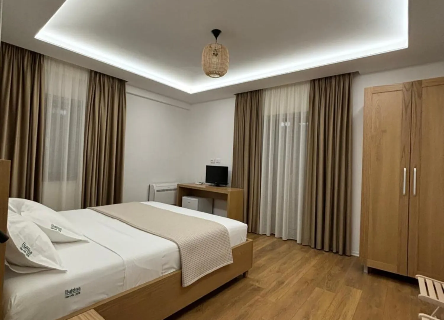 Hotel Gle-Alb Agrotourism Tepelene 4*,